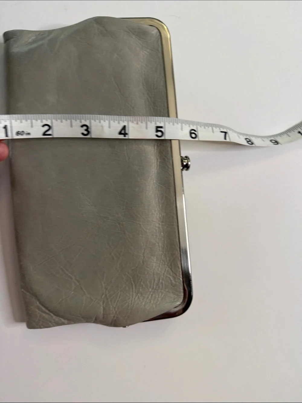 HOBO Lauren clutch in gravel grey Leather Kiss-Lock Wallet